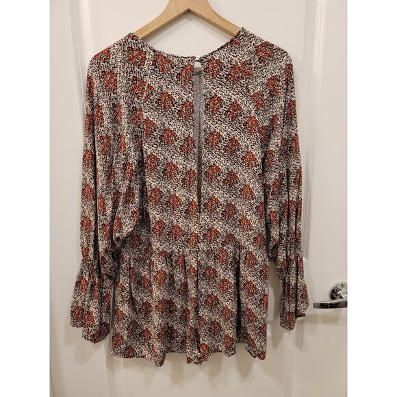 Zara Bell Sleeve Romper in Floral Print - Picture 3 of 10